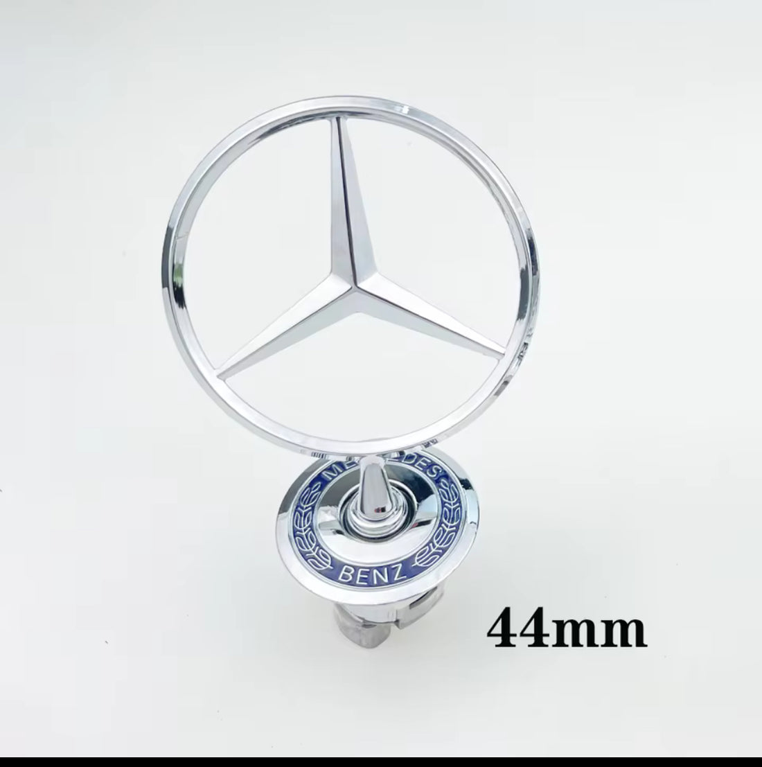 Mercedes sølv emblem