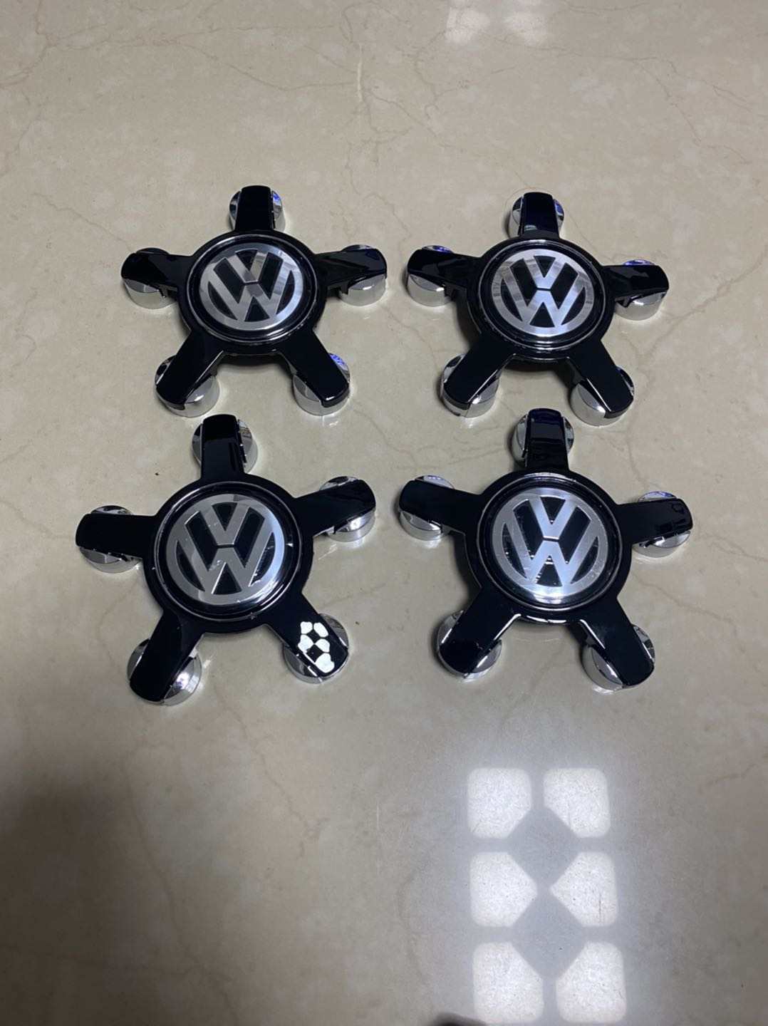 VW sort centerkapsler 135mm